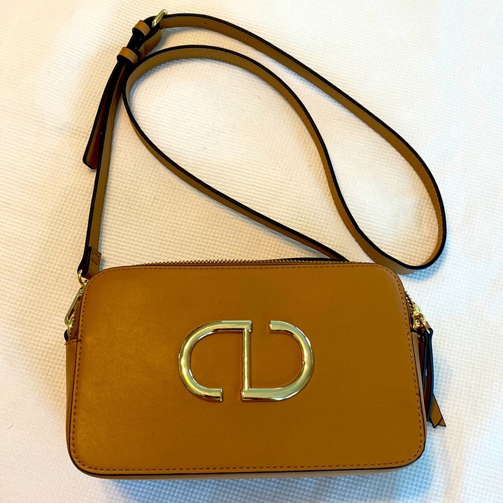 Gianni Bini Small Purse in Brown and golden hardware